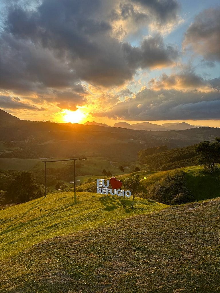 Chalé com piscina, banheira e sala de jogos na Serra