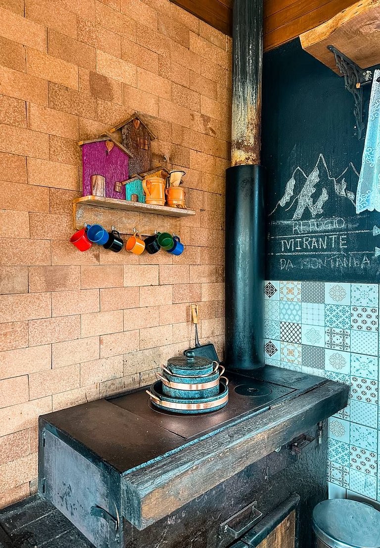 Chalé com piscina, banheira e sala de jogos na Serra