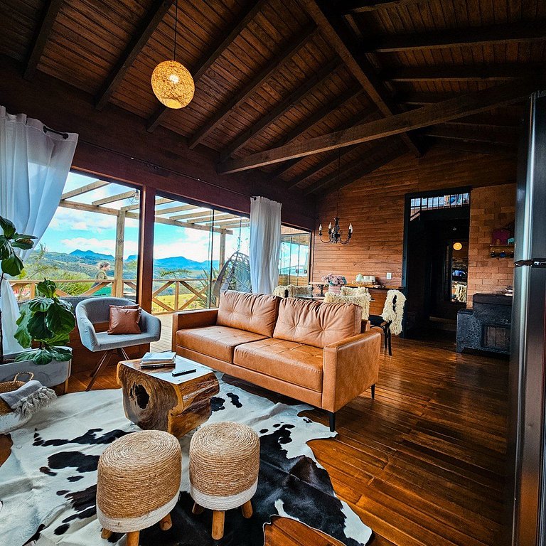 Chalé com piscina, banheira e sala de jogos na Serra