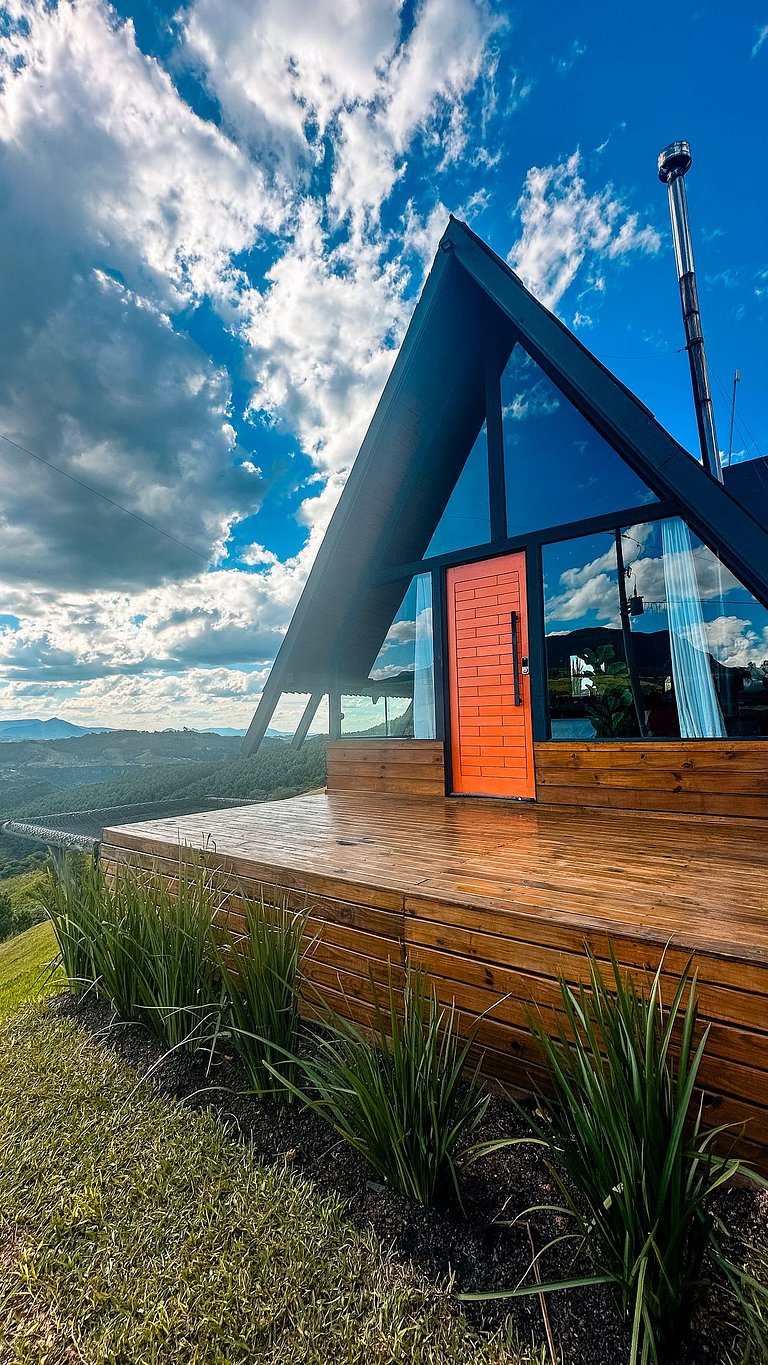Chalé com piscina aquecida e vista incrivel