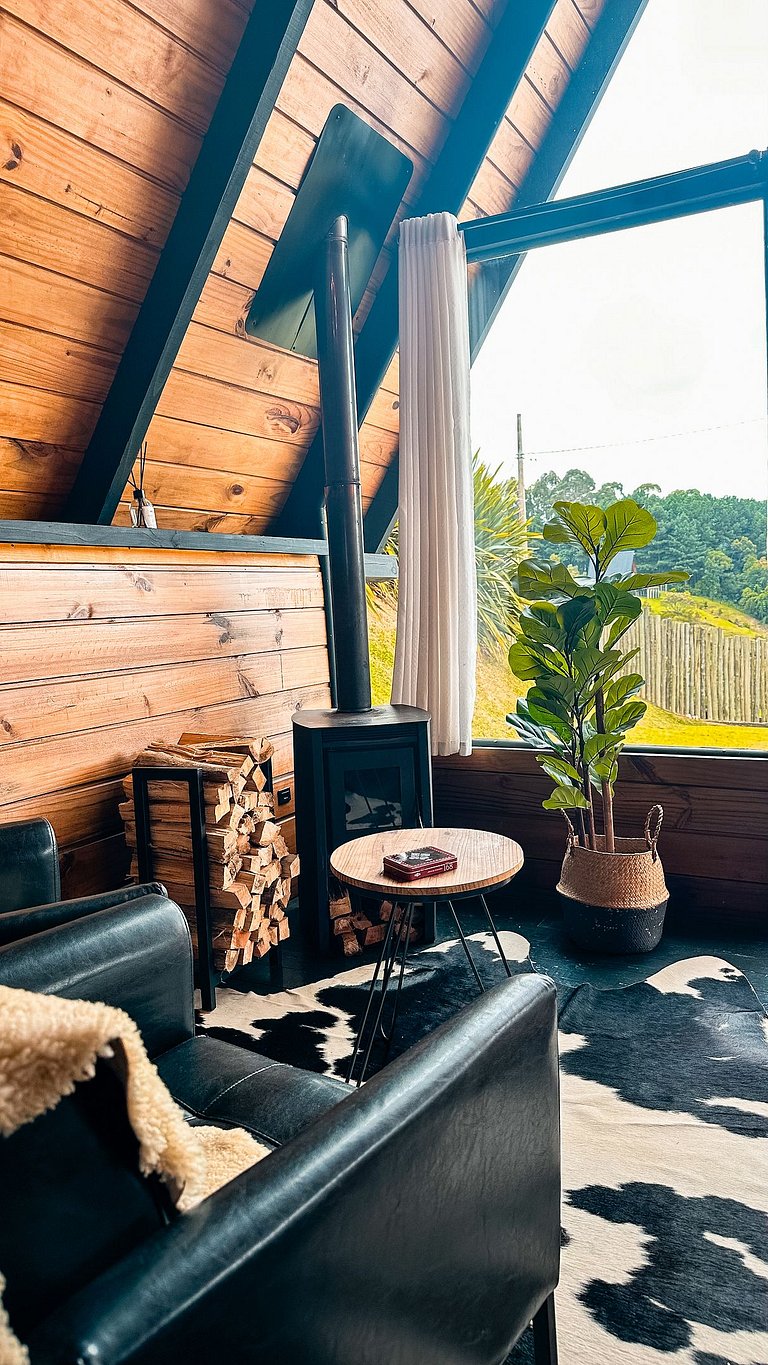 Chalé com piscina aquecida e vista incrivel
