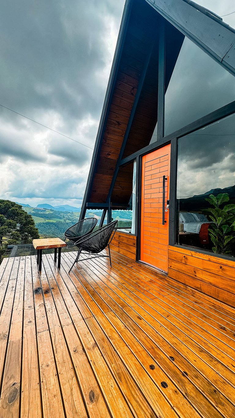 Chalé com piscina aquecida e vista incrivel